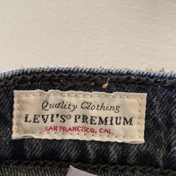 Levi’s wedgie straight jeans; size 26 - Picture 8 of 9